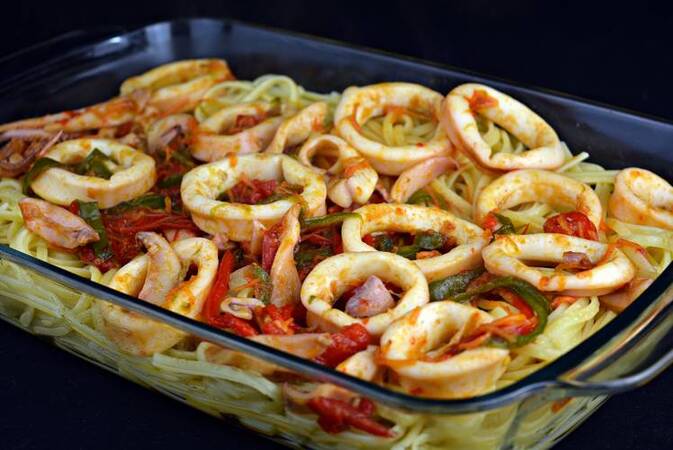 TALLARINES CON CALAMARES Y VERDURAS