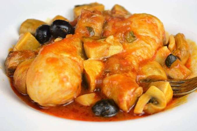 POLLO CON PISTO Y CHAMPIÑONES