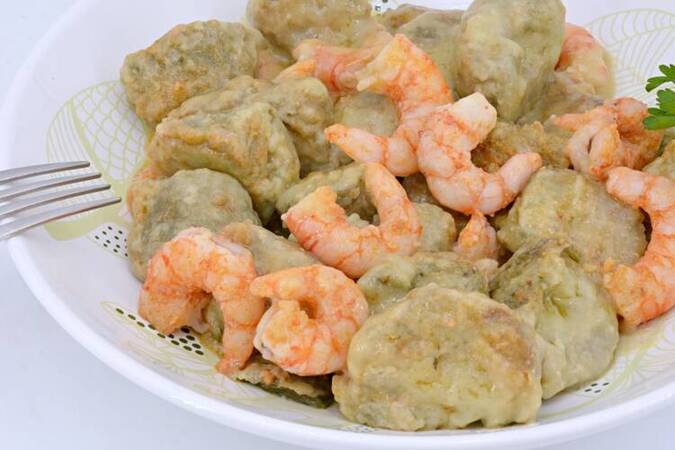 ALCACHOFAS CON GAMBAS