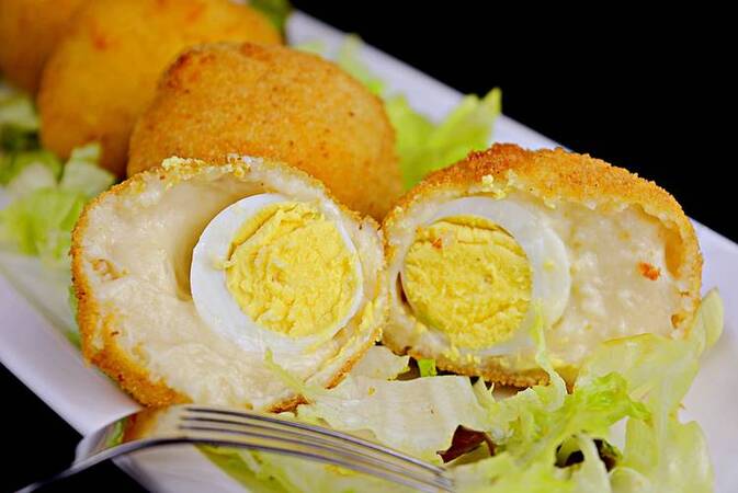 CROQUETAS RELLENAS CON HUEVO COCIDO