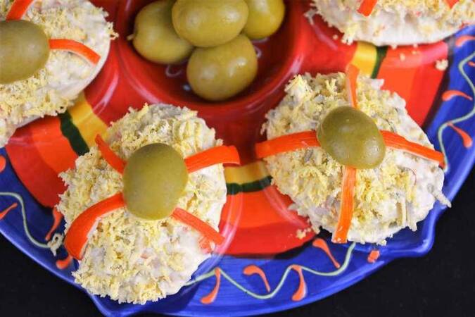 HUEVOS RELLENOS DE MARISCO