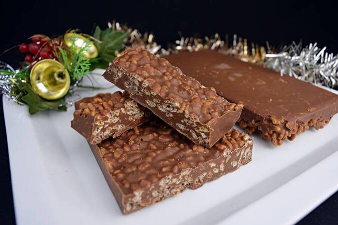 TURRÓN DE CHOCOLATE CON ARROZ INFLADO EN 10 MINUTOS