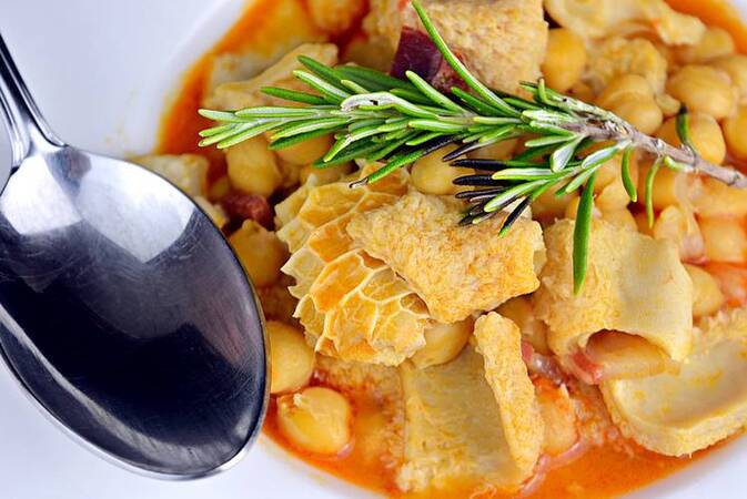 GARBANZOS CON CALLOS