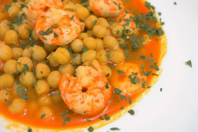 GARBANZOS CON LANGOSTINOS