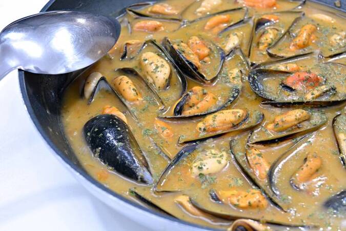 Cómo hacer mejillones con salsa marinera