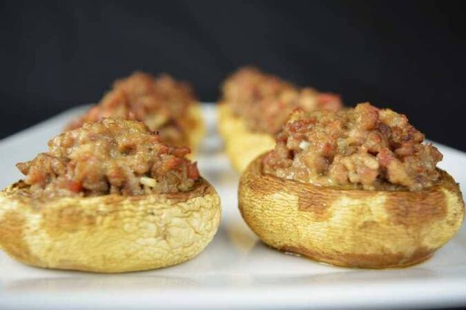 Cómo hacer champiñones rellenos al horno
