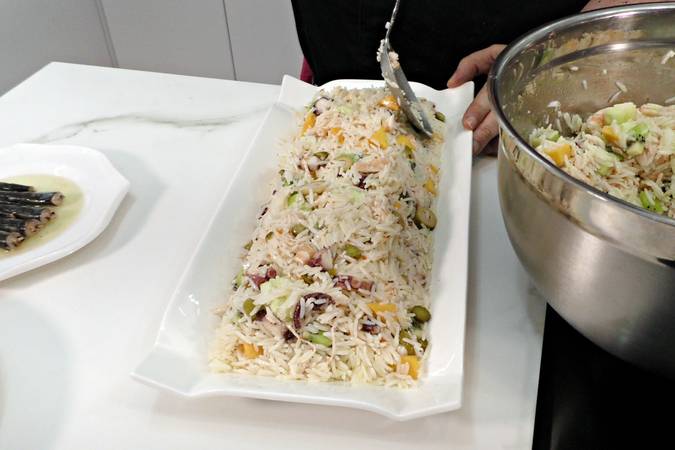 Presentar la ensalada de arroz