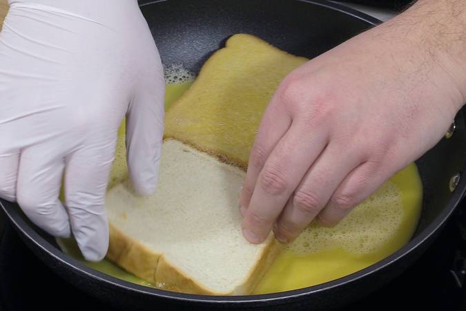 Colocar las rebanadas de pan de molde