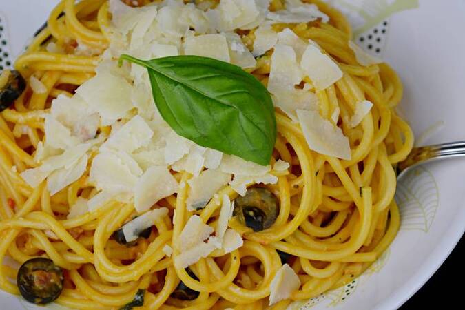 ESPAGUETIS CON SALSA RÚSTICA