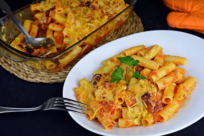 MACARRONES CON CHORIZO GRATINADOS