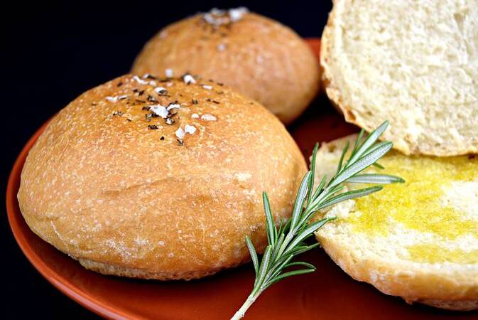 PAN DE ACEITE CON AROMA DE ROMERO