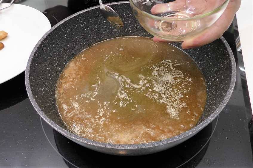 Cómo hacer salsa de miel y mostaza