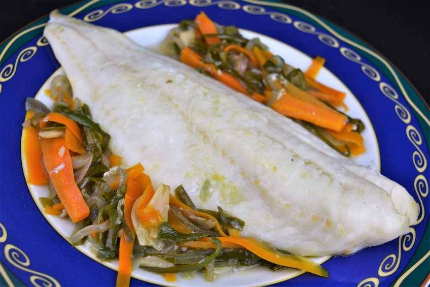 Bacalao con verduras en papillote ideal para hacer dieta